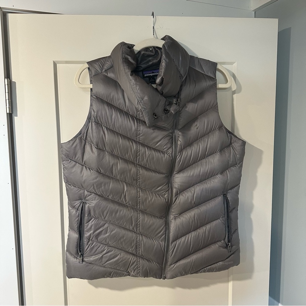 Patagonia Prow Women's Gray Quilted Down Vest Asymmetrical Size Large